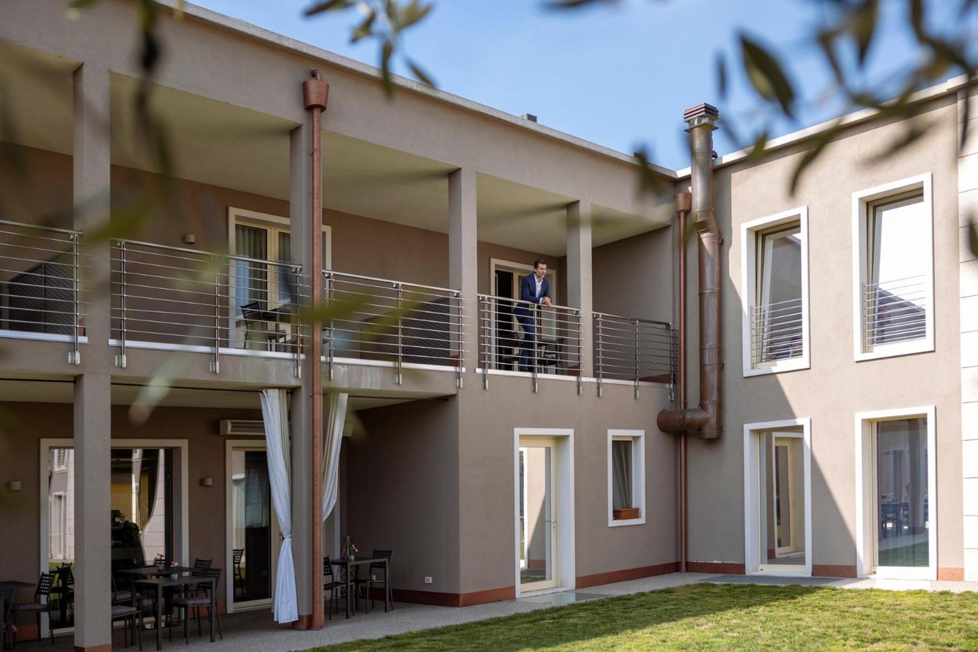Hotel La Caporala Castel d'Azzano Ngoại thất bức ảnh