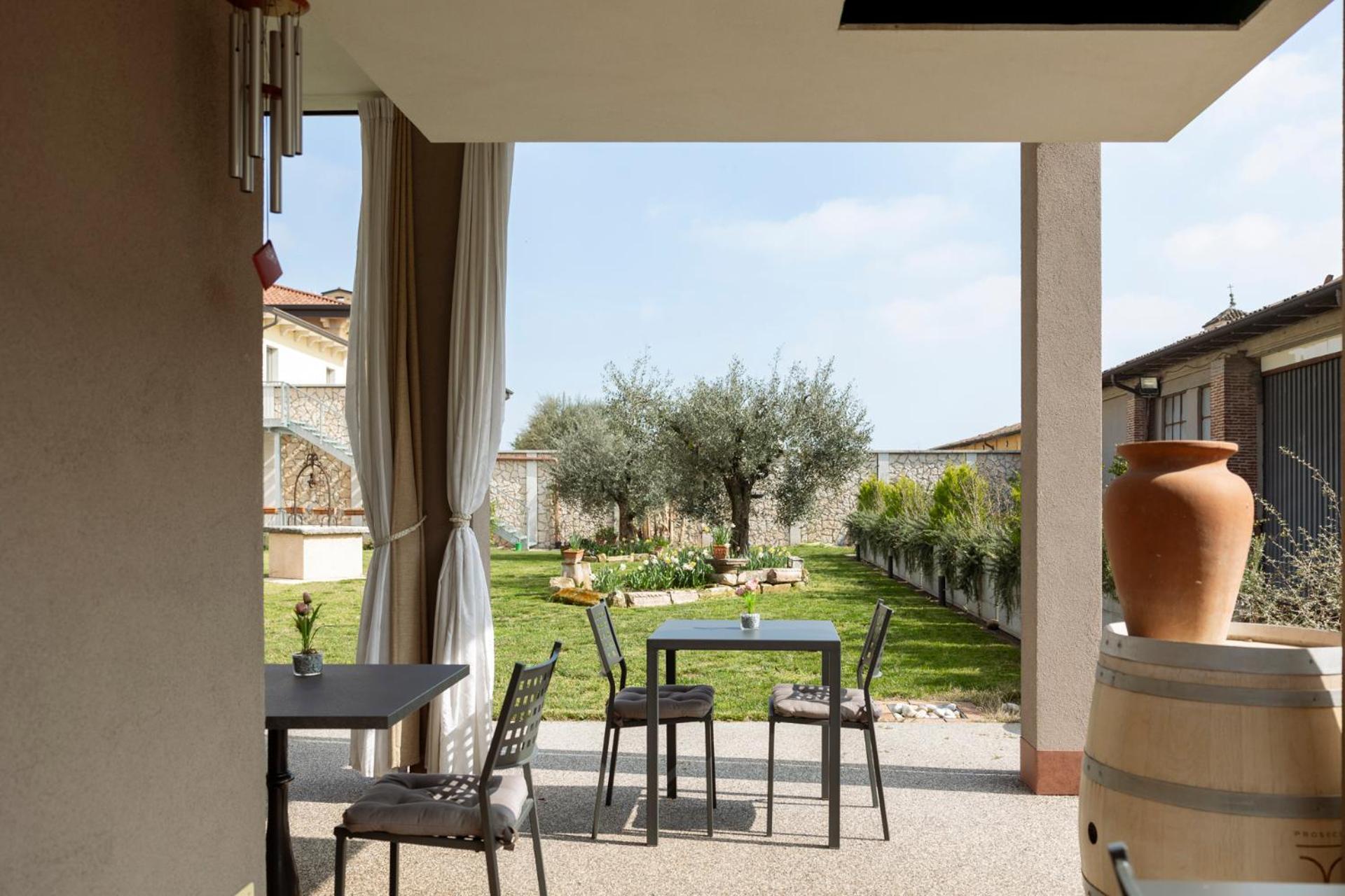 Hotel La Caporala Castel d'Azzano Ngoại thất bức ảnh