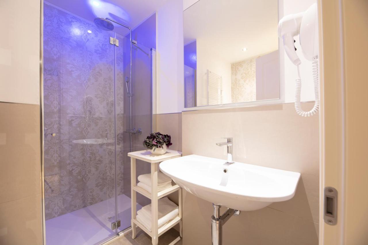 Hotel La Caporala Castel d'Azzano Ngoại thất bức ảnh